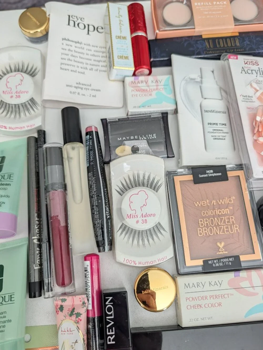 Mixed Beauty Makeup Cosmetics Lot Over 70 Pieces Bareminerals Clinique Revlon